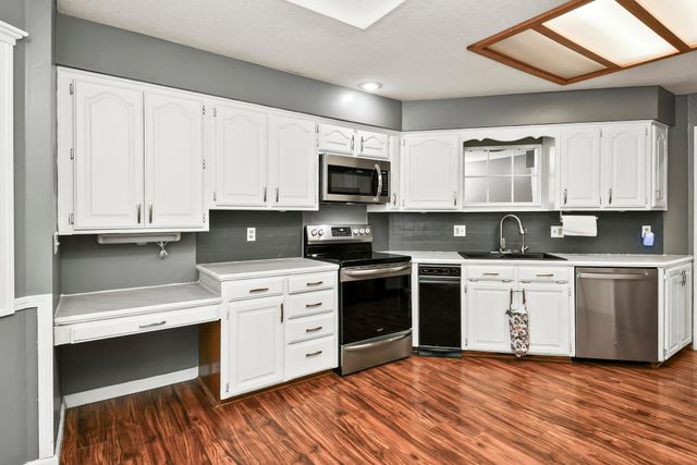 3351 W Driftwood Court, Springfield, MO 65807