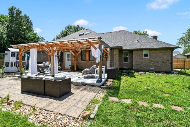 3351 W Driftwood Court, Springfield, MO 65807
