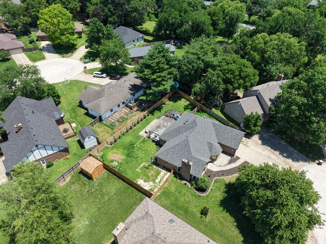 3351 W Driftwood Court, Springfield, MO 65807