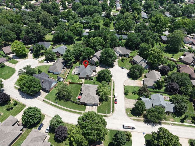 3351 W Driftwood Court, Springfield, MO 65807