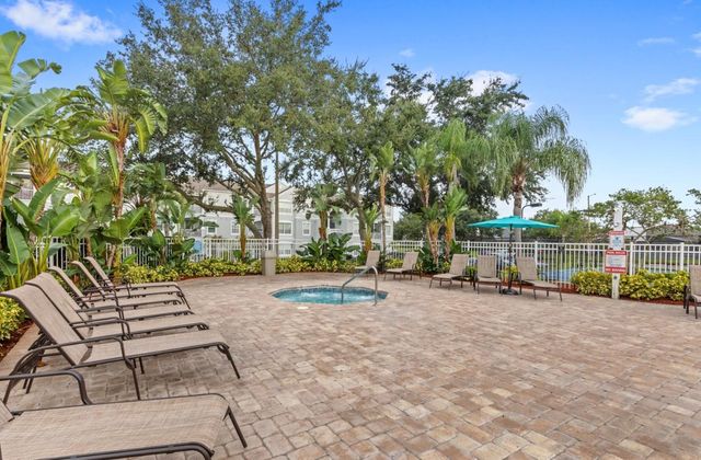 8055 KING PALM CIRCLE, Kissimmee, FL 34747