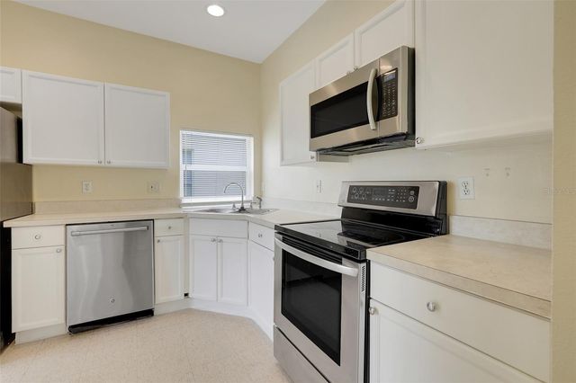 8055 KING PALM CIRCLE, Kissimmee, FL 34747