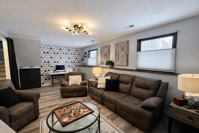 9272 11th AVENUE, Pleasant Prairie, WI 53158