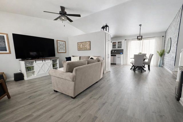 9272 11th AVENUE, Pleasant Prairie, WI 53158