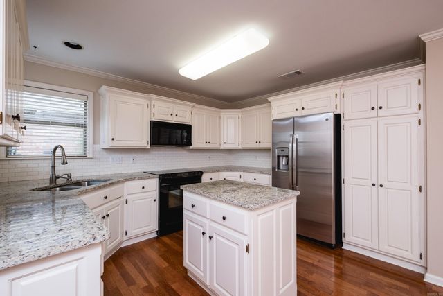 211 Chantilly Circle, Maumelle, AR 72113