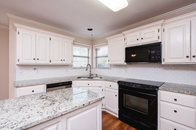 211 Chantilly Circle, Maumelle, AR 72113