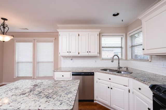 211 Chantilly Circle, Maumelle, AR 72113