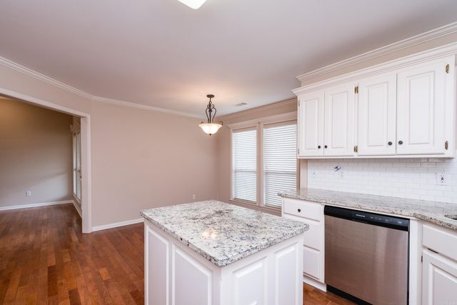 211 Chantilly Circle, Maumelle, AR 72113