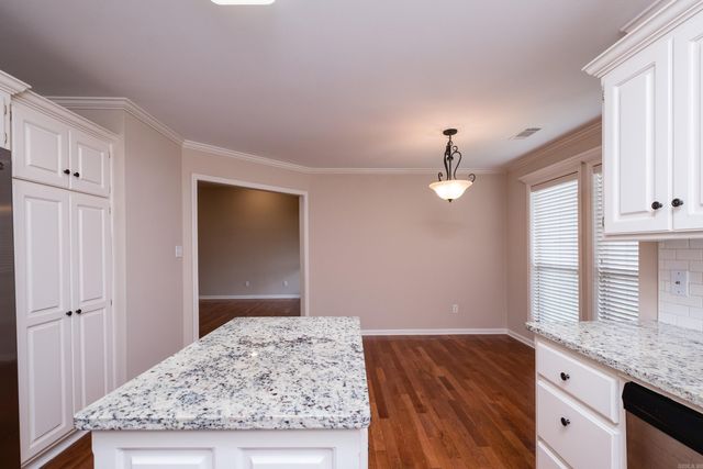 211 Chantilly Circle, Maumelle, AR 72113