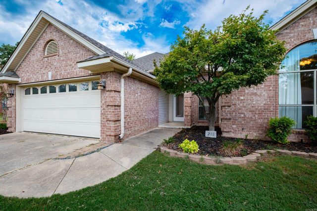 211 Chantilly Circle, Maumelle, AR 72113