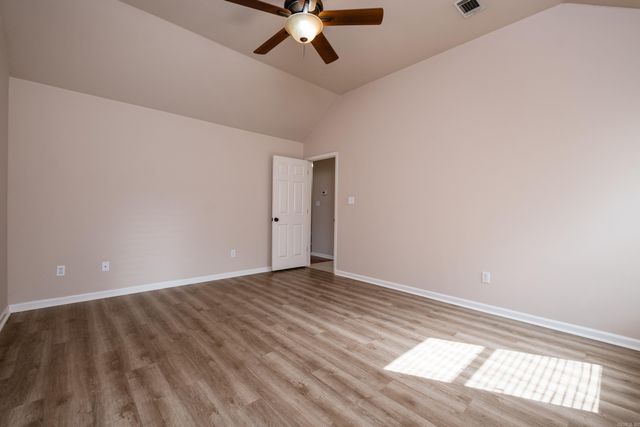 211 Chantilly Circle, Maumelle, AR 72113