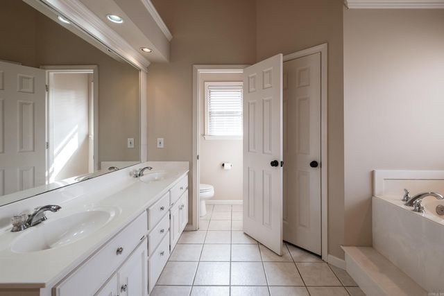 211 Chantilly Circle, Maumelle, AR 72113