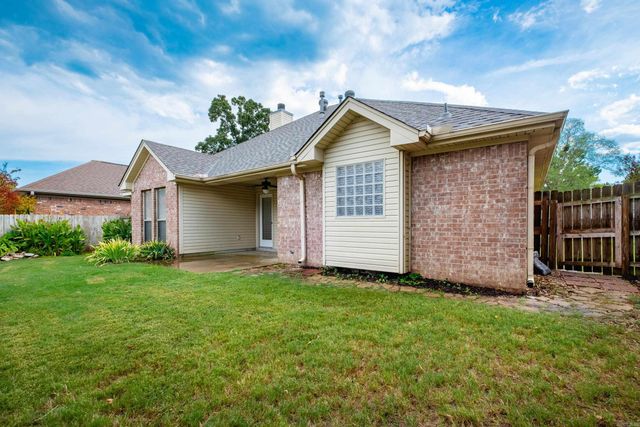 211 Chantilly Circle, Maumelle, AR 72113