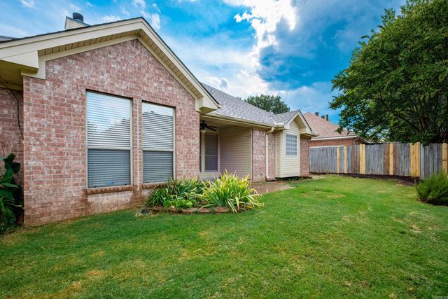 211 Chantilly Circle, Maumelle, AR 72113