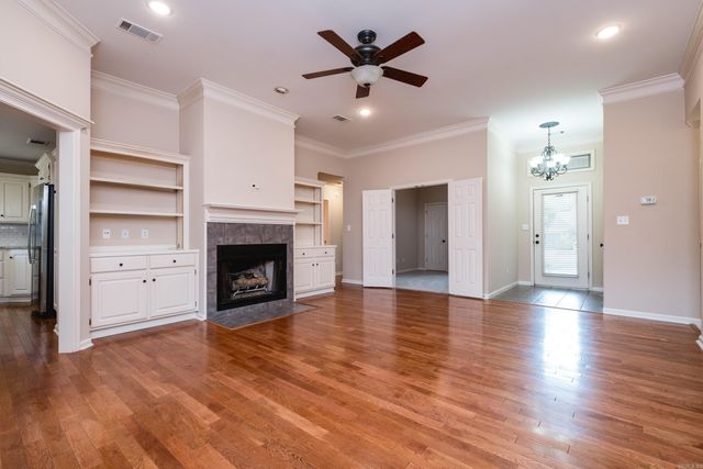 211 Chantilly Circle, Maumelle, AR 72113