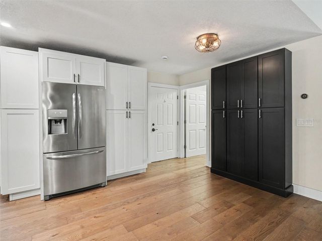 3911 COUNTRY VIEW CIR, Sarasota, FL 34233