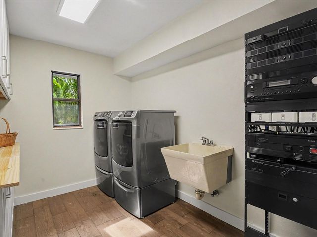 3911 COUNTRY VIEW CIR, Sarasota, FL 34233