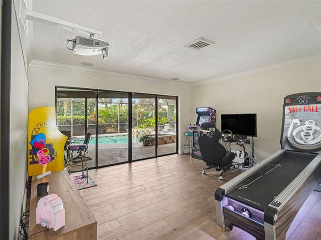 3911 COUNTRY VIEW CIR, Sarasota, FL 34233