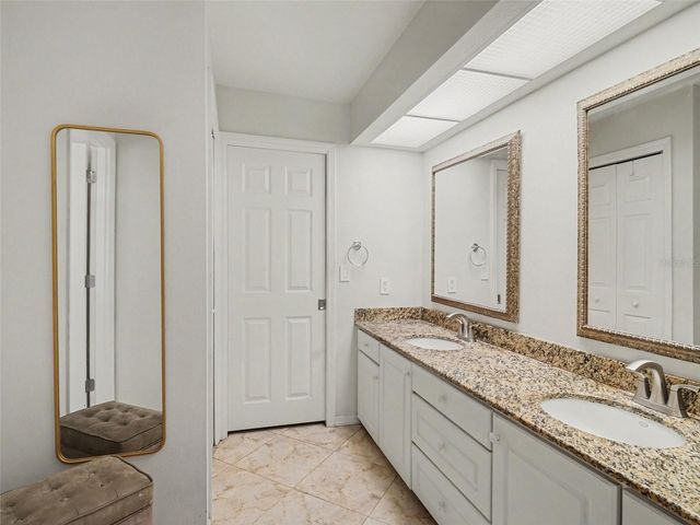 3911 COUNTRY VIEW CIR, Sarasota, FL 34233