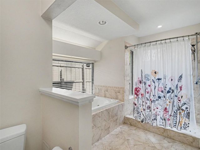 3911 COUNTRY VIEW CIR, Sarasota, FL 34233