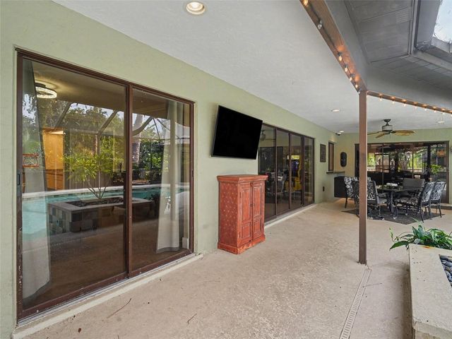 3911 COUNTRY VIEW CIR, Sarasota, FL 34233