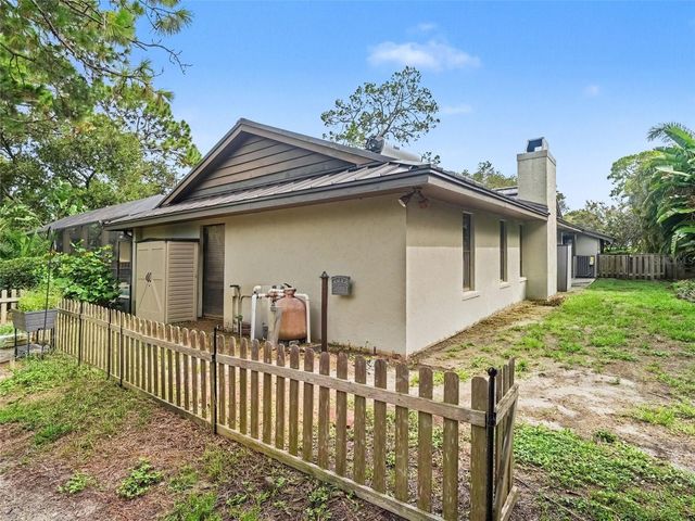 3911 COUNTRY VIEW CIR, Sarasota, FL 34233