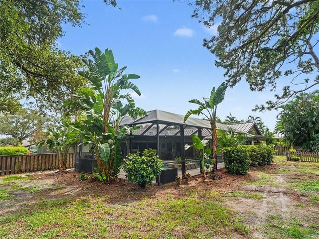 3911 COUNTRY VIEW CIR, Sarasota, FL 34233