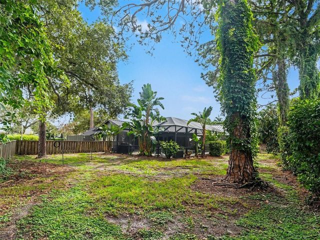 3911 COUNTRY VIEW CIR, Sarasota, FL 34233