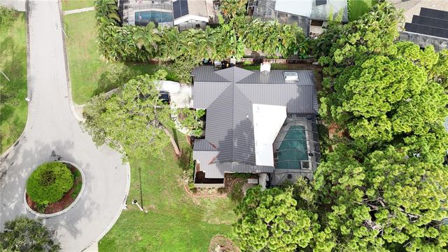 3911 COUNTRY VIEW CIR, Sarasota, FL 34233