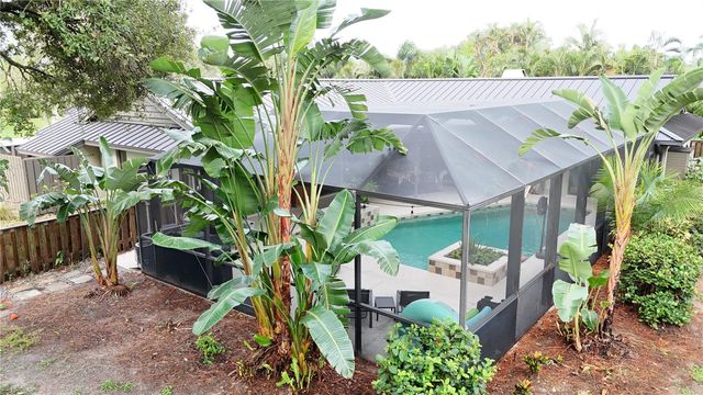 3911 COUNTRY VIEW CIR, Sarasota, FL 34233