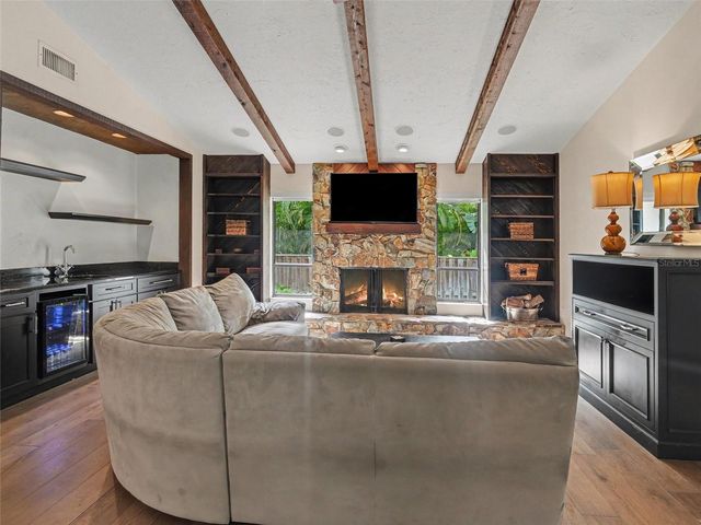 3911 COUNTRY VIEW CIR, Sarasota, FL 34233