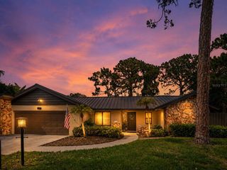 3911 COUNTRY VIEW CIR, Sarasota, FL 34233