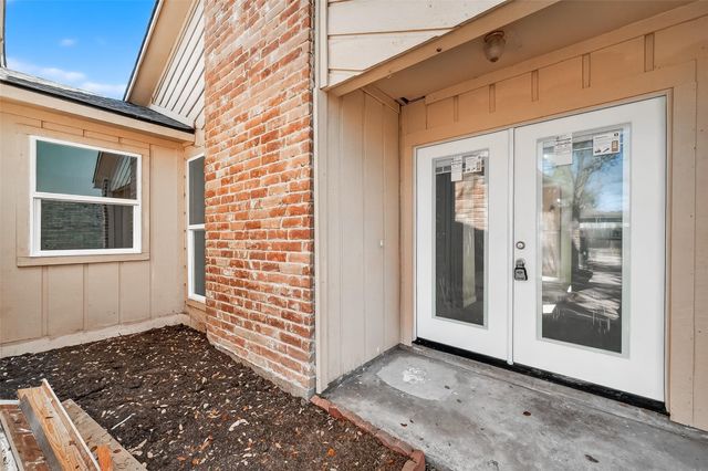 12815 Maxfield Drive, Houston, TX 77082