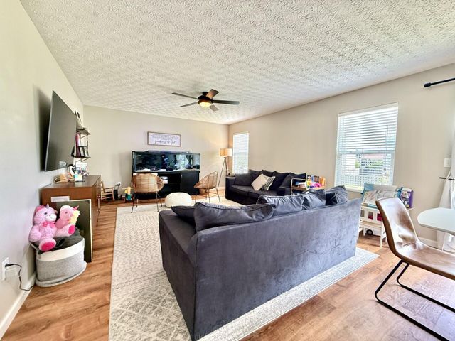 3885 Wolf Creek Road, Grove City, OH 43123