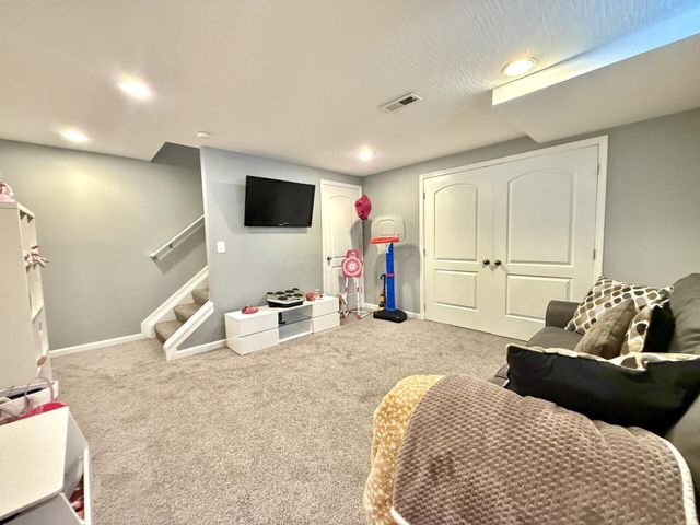 3885 Wolf Creek Road, Grove City, OH 43123