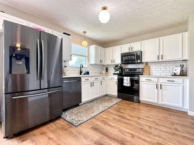 3885 Wolf Creek Road, Grove City, OH 43123