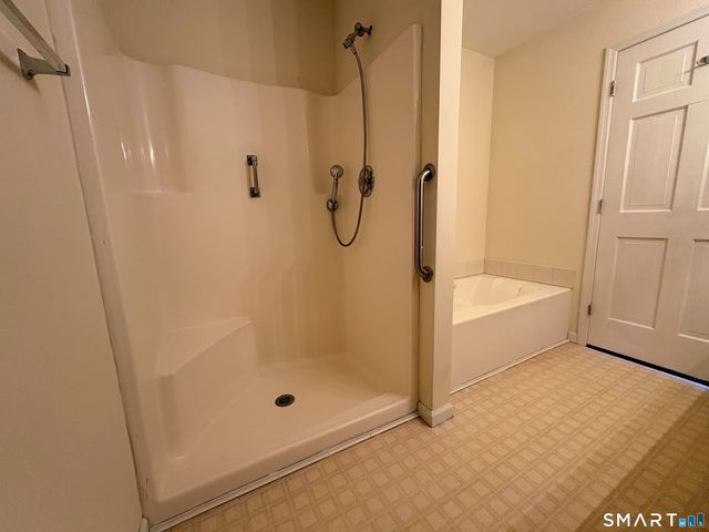 136 Deer Hill Avenue 205, Danbury, CT 06810