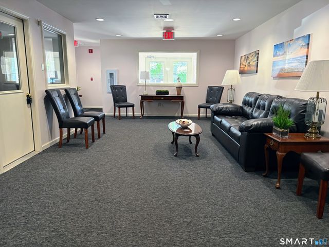 136 Deer Hill Avenue 205, Danbury, CT 06810