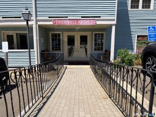 136 Deer Hill Avenue 205, Danbury, CT 06810