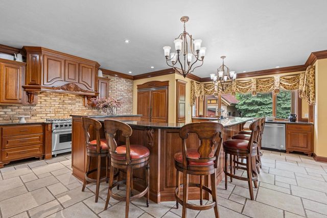 348 NAYMUT STREET, Menasha, WI 54952