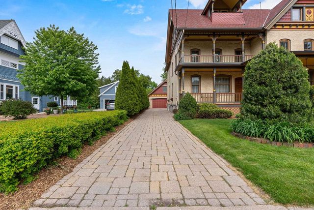 348 NAYMUT STREET, Menasha, WI 54952