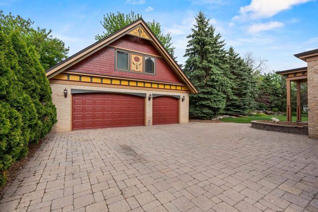348 NAYMUT STREET, Menasha, WI 54952