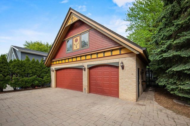348 NAYMUT STREET, Menasha, WI 54952
