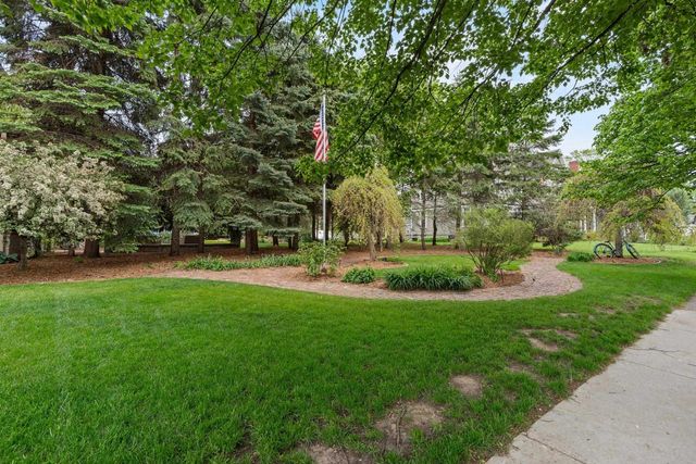 348 NAYMUT STREET, Menasha, WI 54952