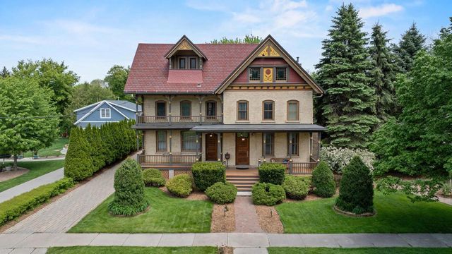 348 NAYMUT STREET, Menasha, WI 54952