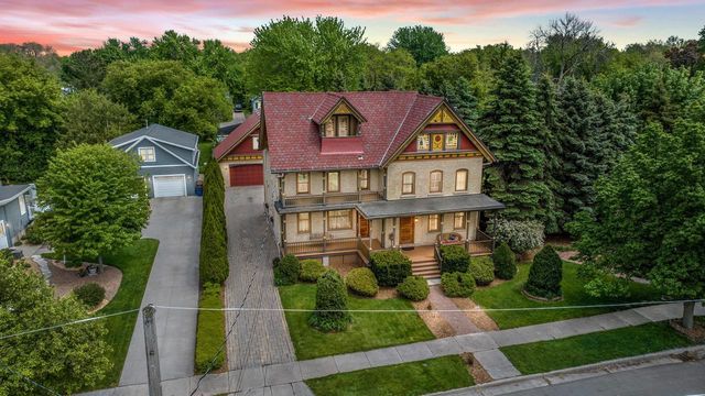 348 NAYMUT STREET, Menasha, WI 54952