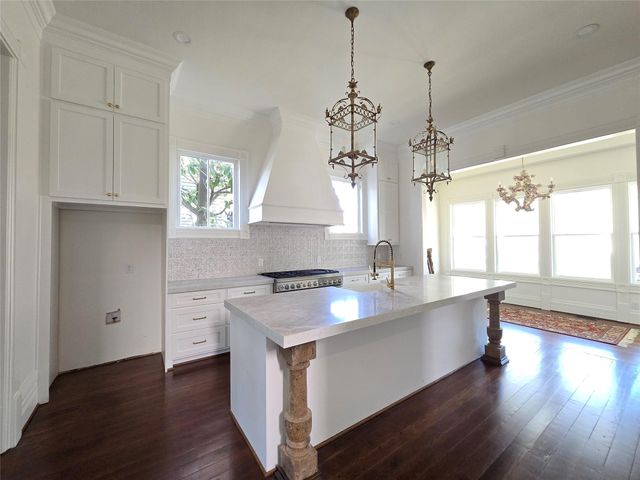 1721 Postoffice, Galveston, TX 77550