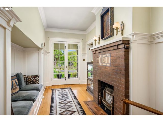 1838 Se HARRISON St, Portland, OR 97214