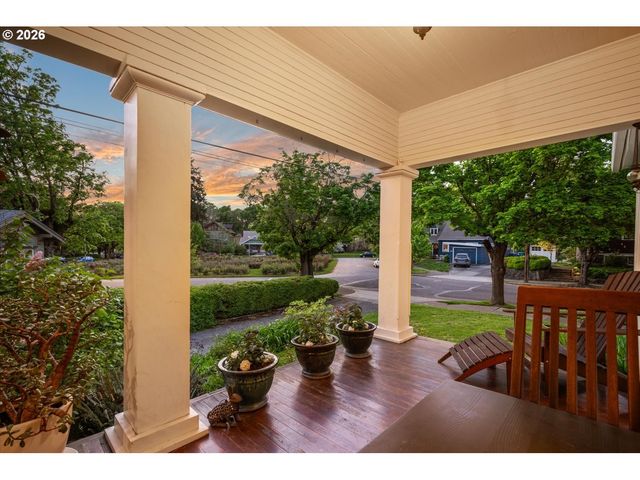 1838 Se HARRISON St, Portland, OR 97214