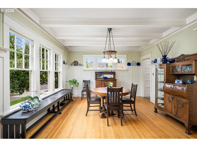 1838 Se HARRISON St, Portland, OR 97214